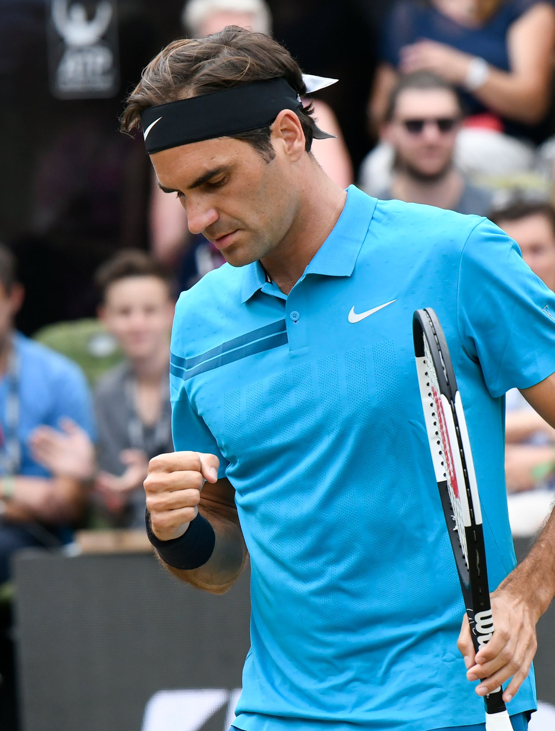 惊喜不断！游泳明星费德勒强势回归赛场的简单介绍