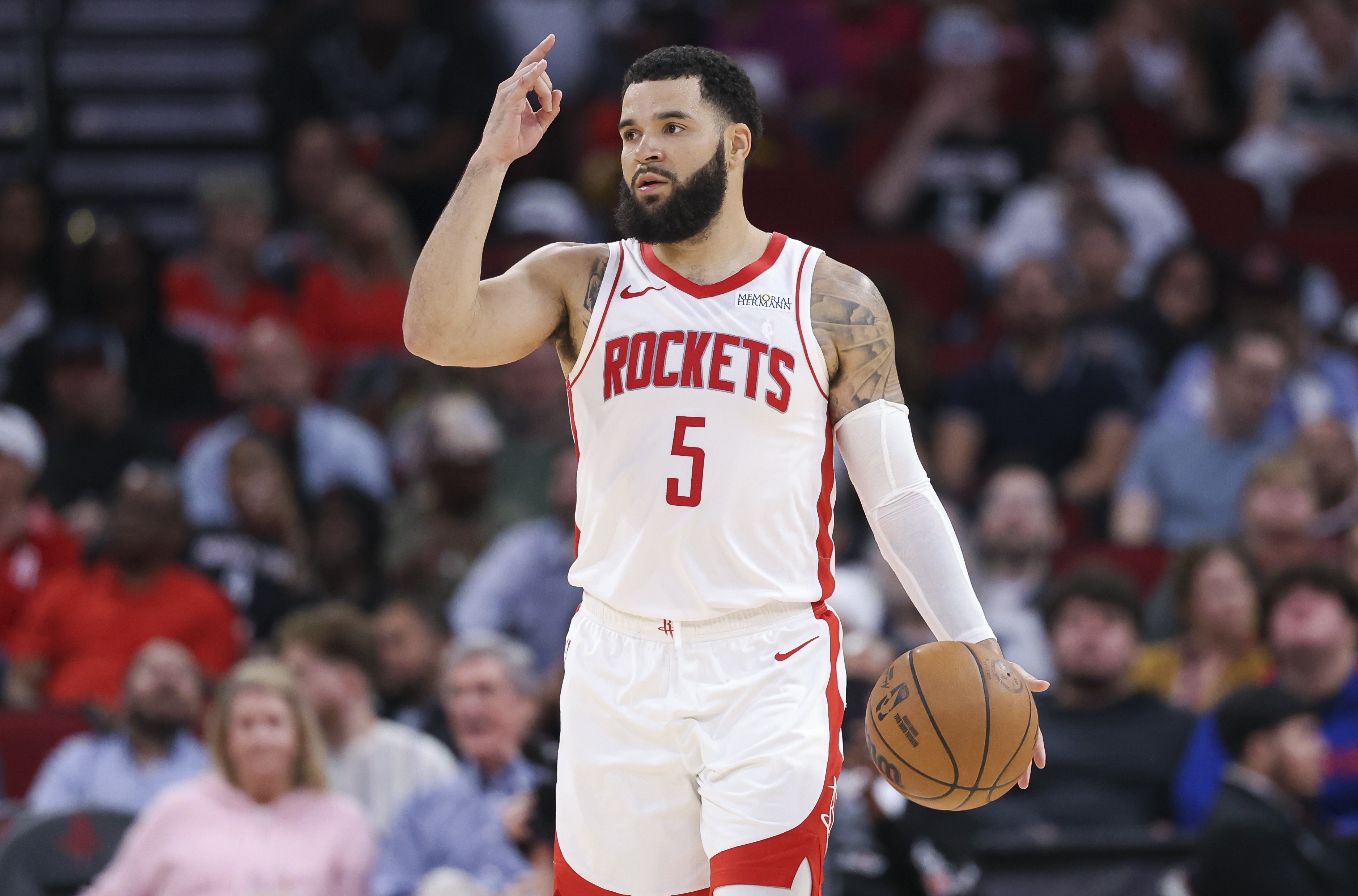 火箭陷入低谷，冲击季后赛连败，老鹰球队命运悬念！