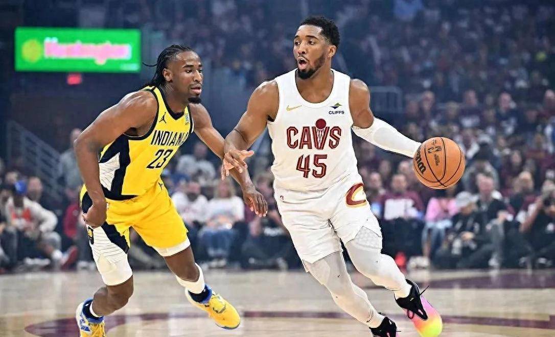 米切尔绝杀时刻，勇士点燃赛场，绝杀战胜迎来胜利！